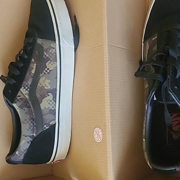 New vans mens shoes - Picture 2 of 2